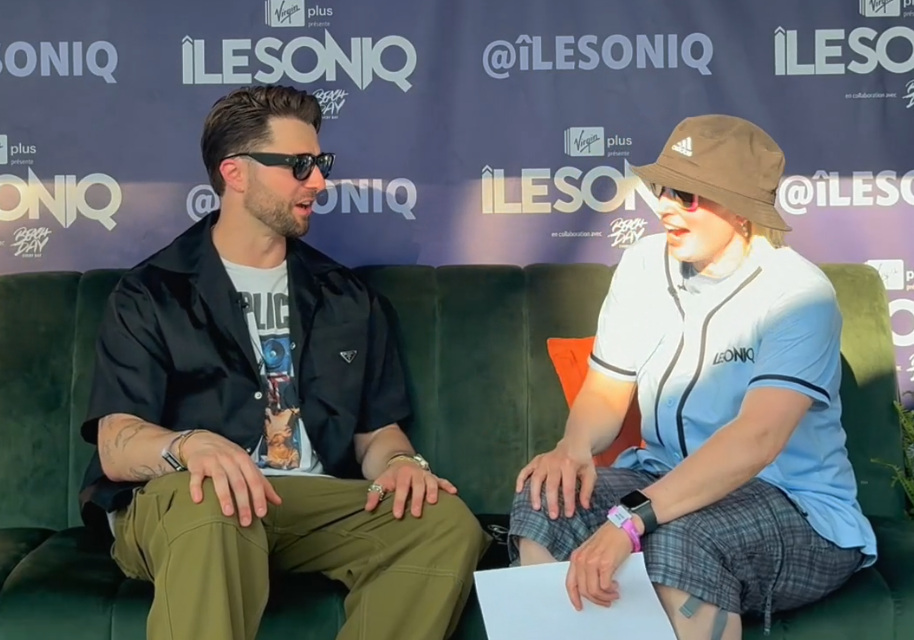Frank Walker - Performing At Ile Soniq